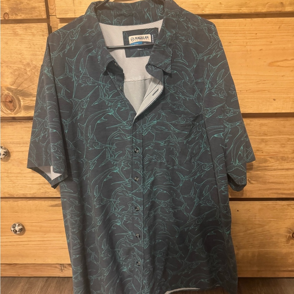 Magellan Outdoors Men's Blue and Green Casual Button Down Shirt